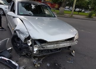 Accident în capitală cu implicarea unui microbuz. Patru persoane au fost rănite